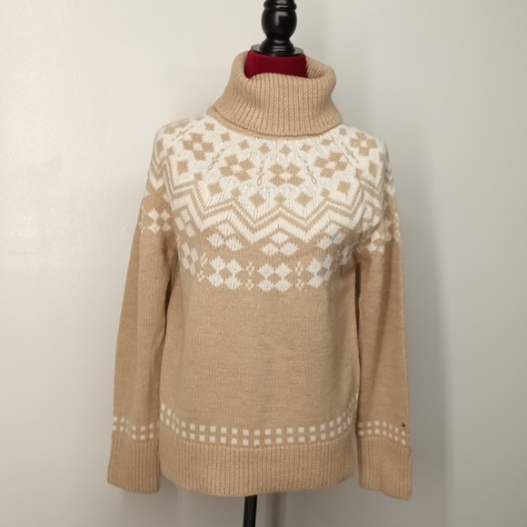 Tommy Hilfiger Tops - Tommy Hilfiger womens Turtleneck pullover sweater tan / beige size M